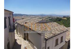 Casa centro storico - Zungoli (AV), via Guglielmo Marconi, in pieno centro storico dei fantico borgo, proponiamo in vendita casa singola di complessivi mq. 135,00 ca.