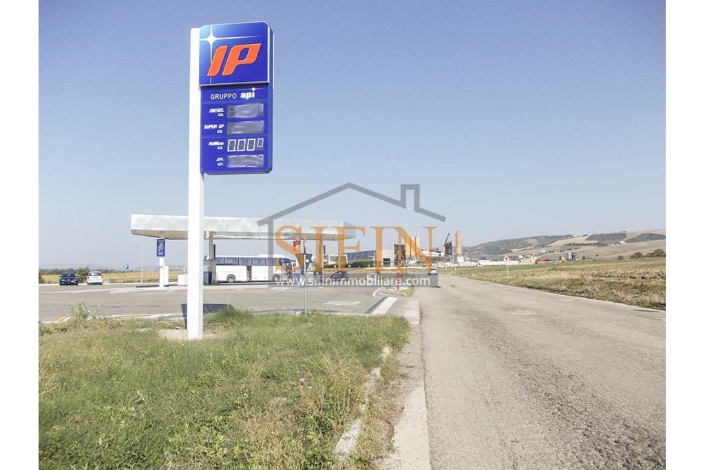 Stazione Servizio  - Flumeri (AV) distributore carburanti, INDIPENDENTE, in vendita di complessivi mq. 5.800,00 con bar, ristorante pizzeria, su strada ad alto flusso veicolare