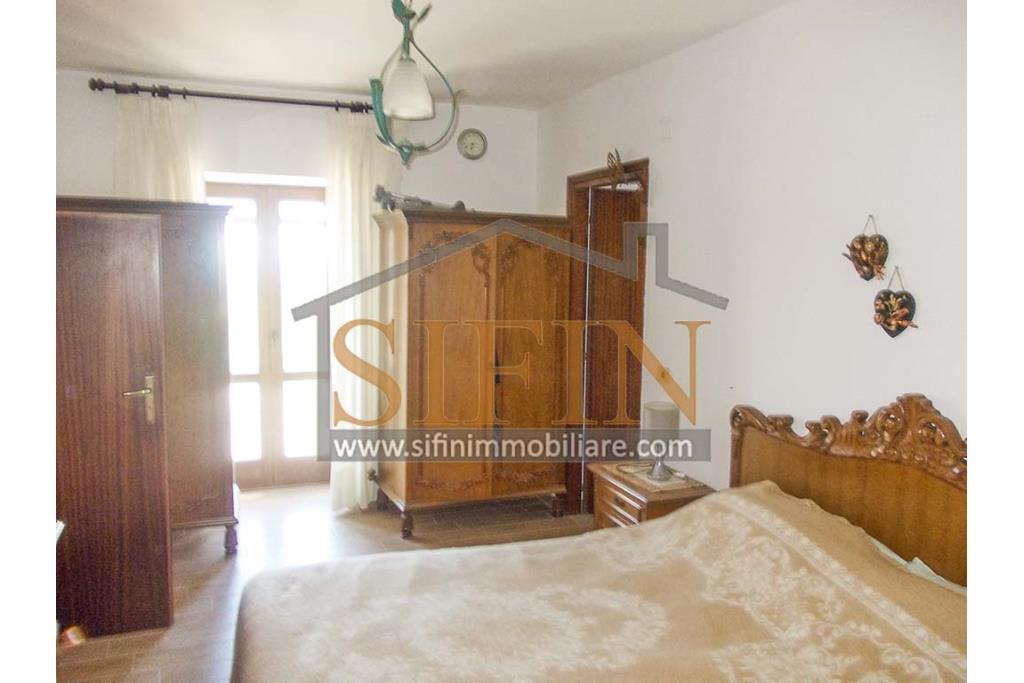 Casa centro storico - Zungoli (AV), via Guglielmo Marconi, in pieno centro storico dei fantico borgo, proponiamo in vendita casa singola di complessivi mq. 135,00 ca.