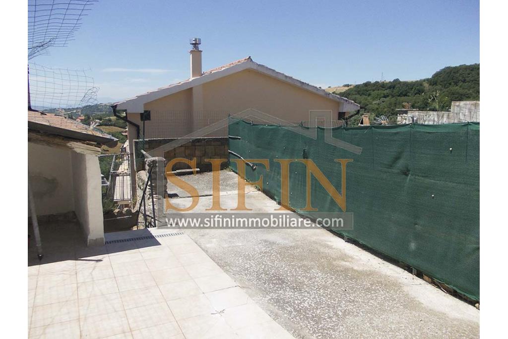 Casa centro storico - Zungoli (AV), via Guglielmo Marconi, in pieno centro storico dei fantico borgo, proponiamo in vendita casa singola di complessivi mq. 135,00 ca.